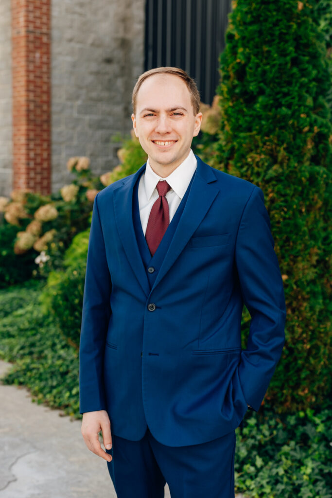 Groom outside at Tayvin Gardens in Smiths Grove, Kentucky
